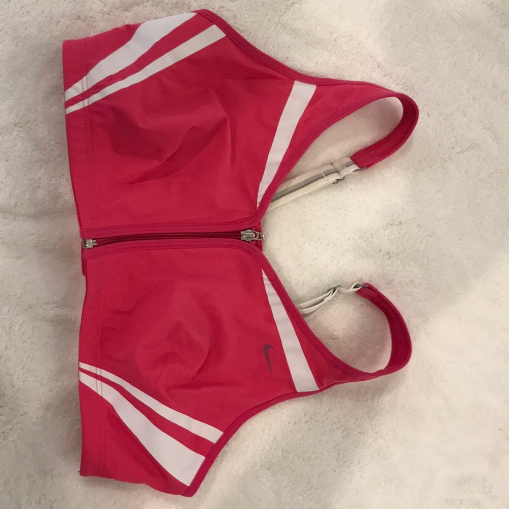 Nike sports bra zipper front